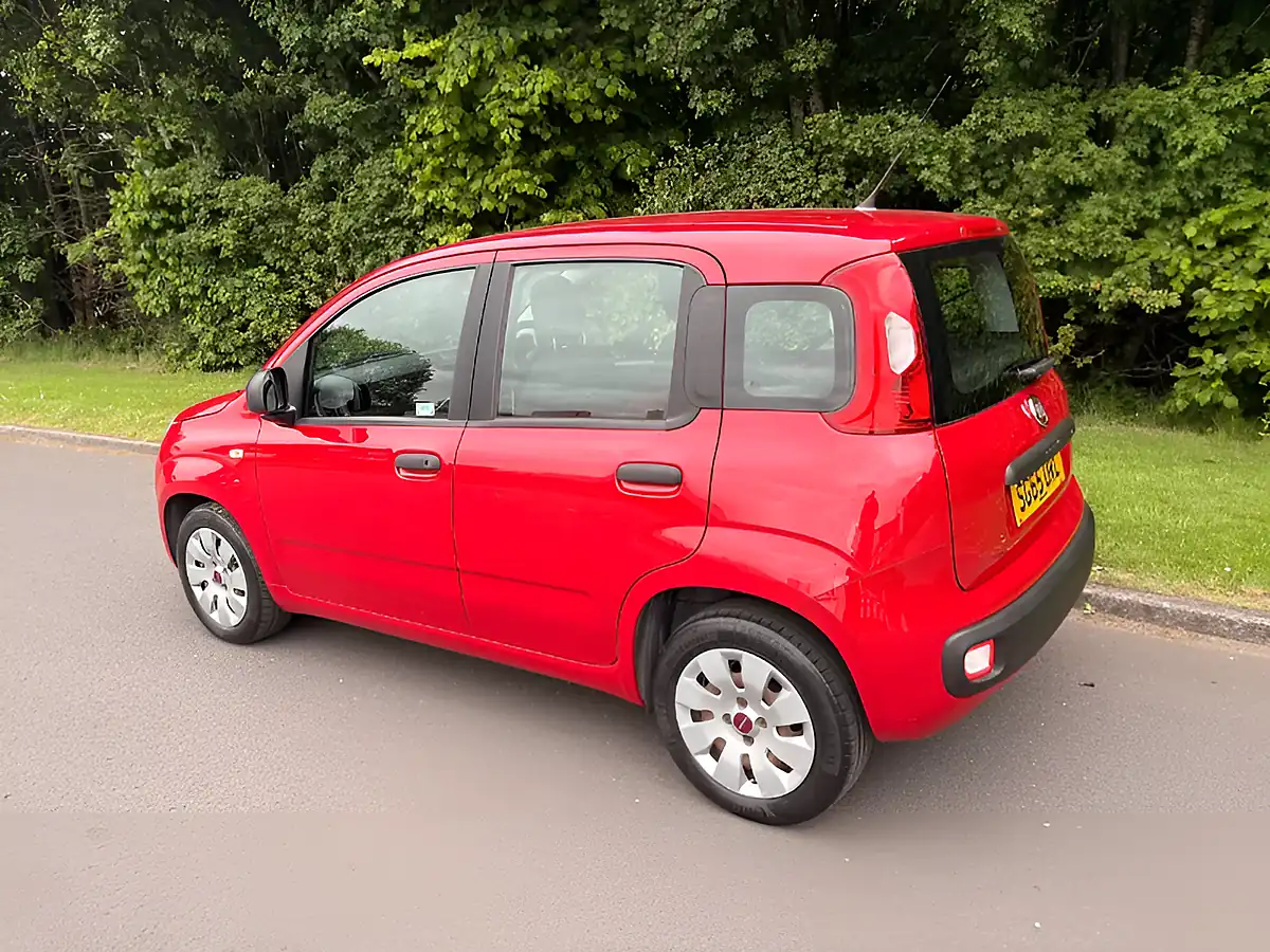 Used 2015 Fiat Panda Pop Red - Interior and Exterior details 8