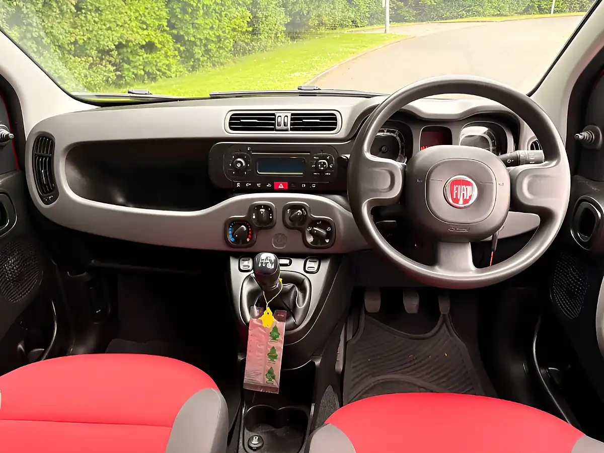 Used 2015 Fiat Panda Pop Red - Interior and Exterior details 9