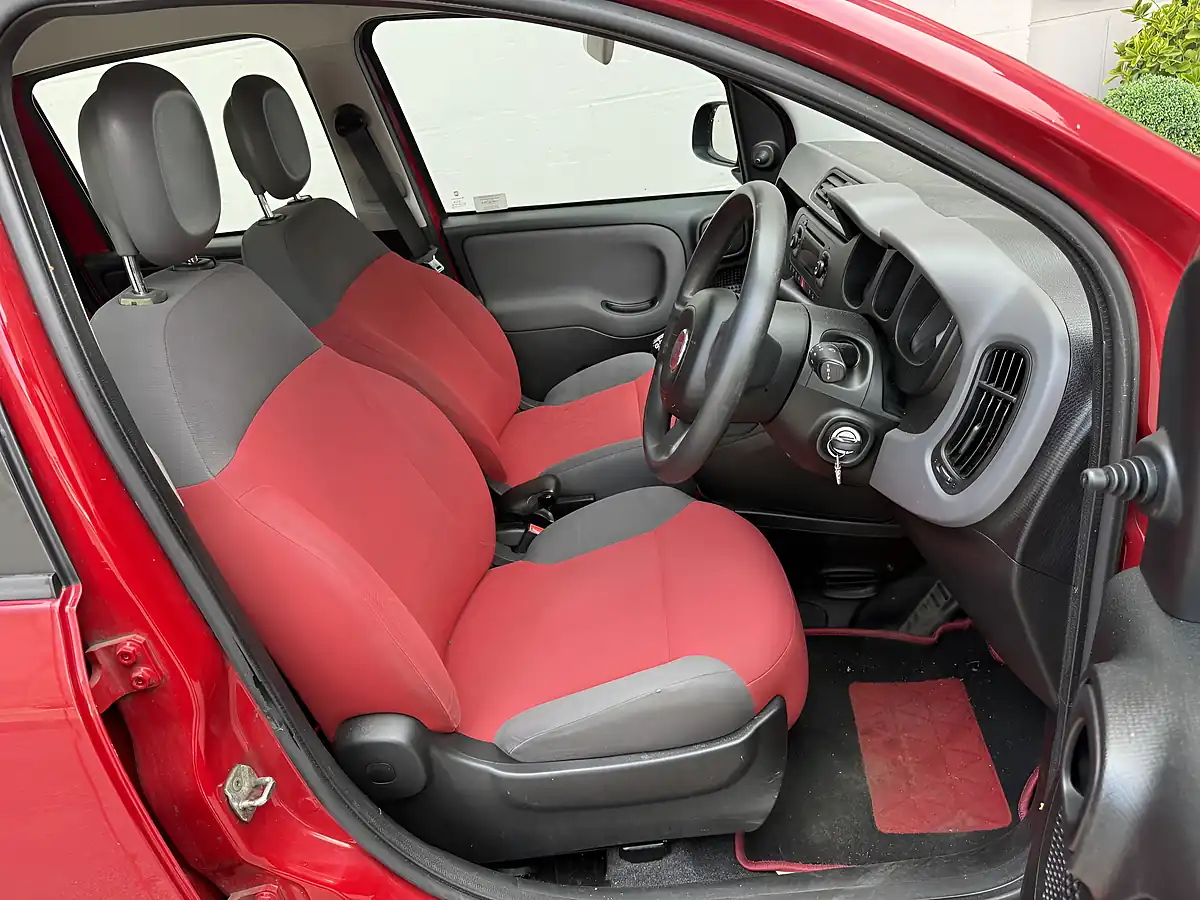 Used 2015 Fiat Panda Pop Red - Interior and Exterior details 5