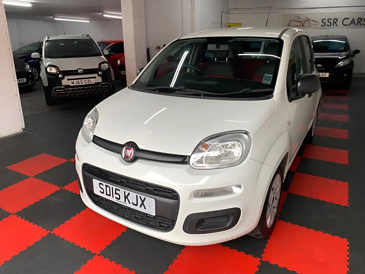 Used 2015 Fiat Panda Pop White - Interior and Exterior details 4