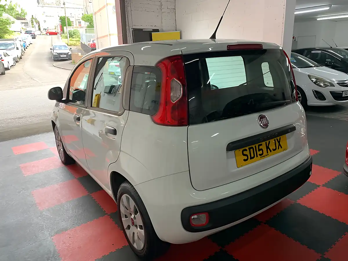 Used 2015 Fiat Panda Pop White - Interior and Exterior details 5