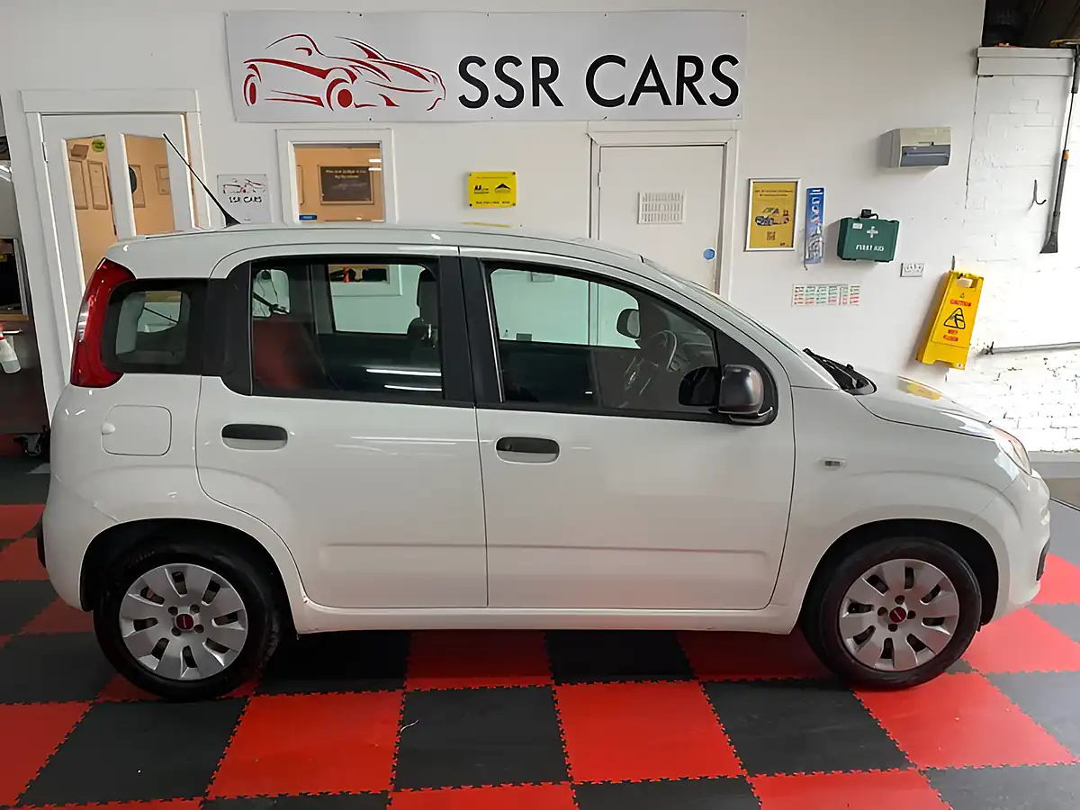 Used 2015 Fiat Panda Pop White - Interior and Exterior details 7