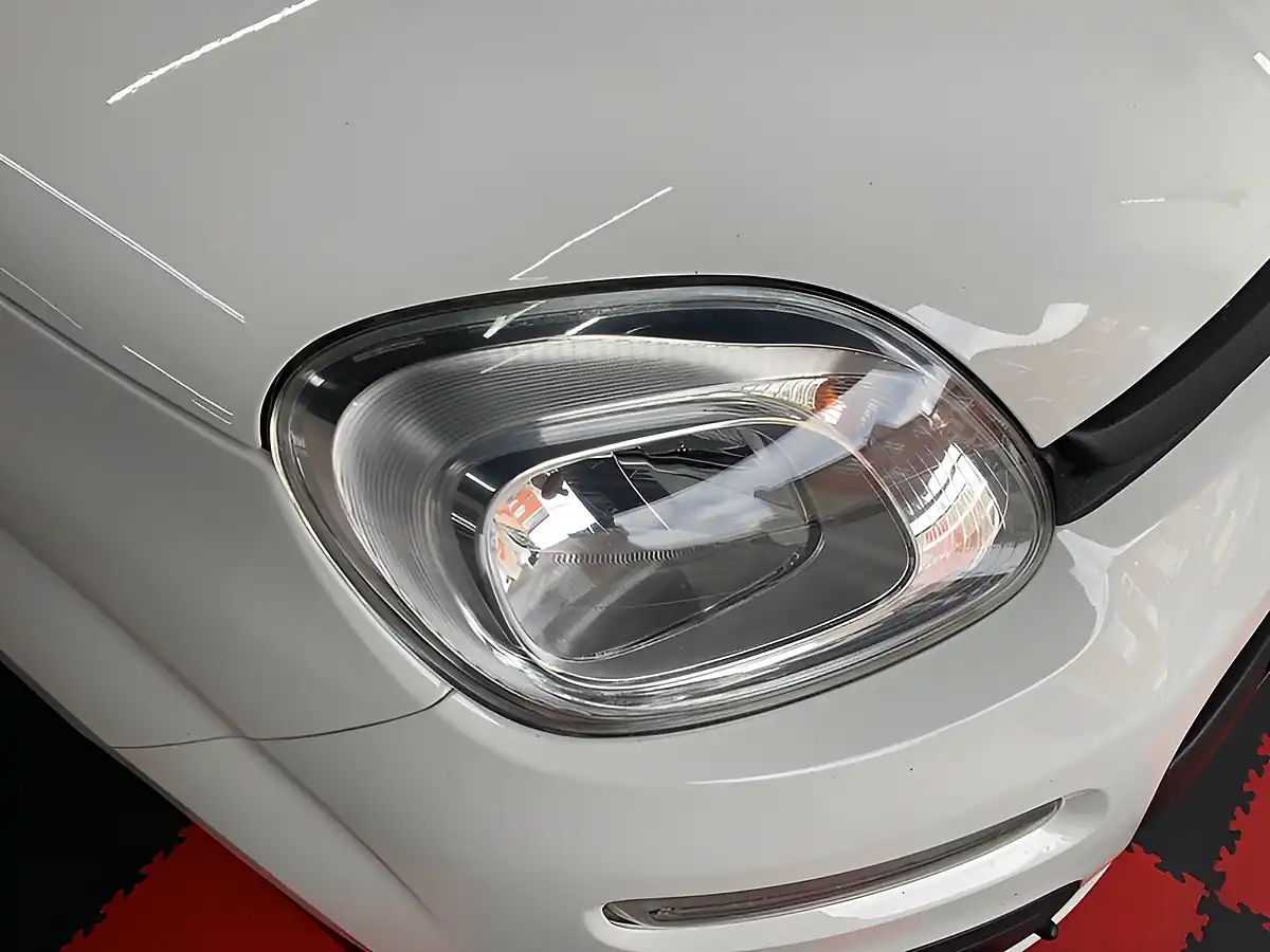 Used 2015 Fiat Panda Pop White - Interior and Exterior details 8