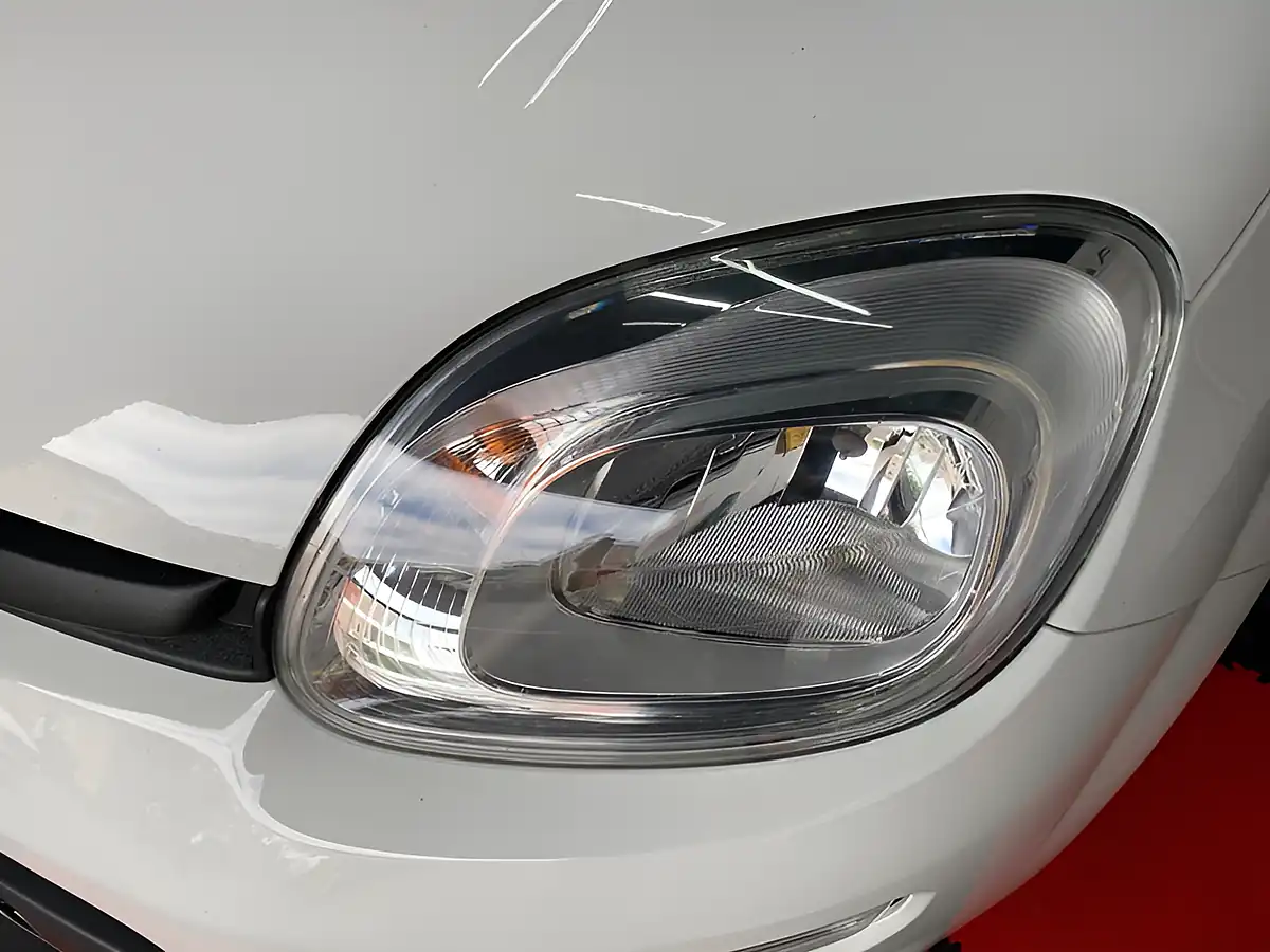 Used 2015 Fiat Panda Pop White - Interior and Exterior details 9