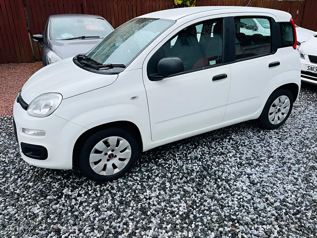 Used 2015 Fiat Panda Pop White - Interior and Exterior details 2