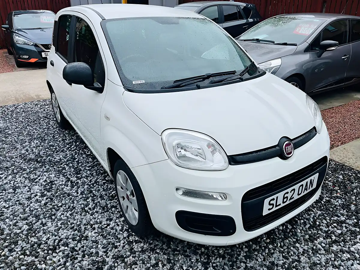 Used 2015 Fiat Panda Pop White - Interior and Exterior details 5