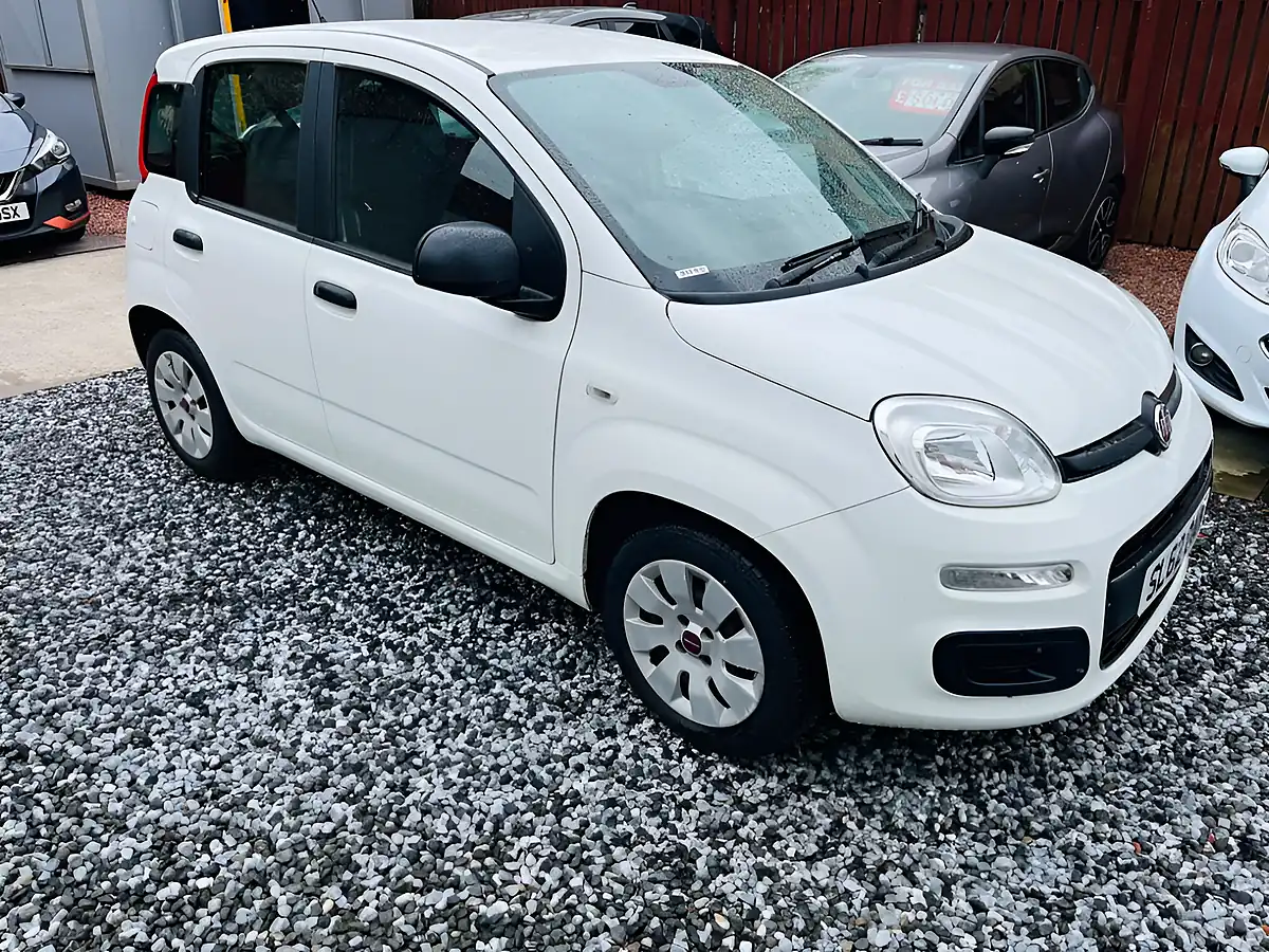 Used 2015 Fiat Panda Pop White - Interior and Exterior details 8