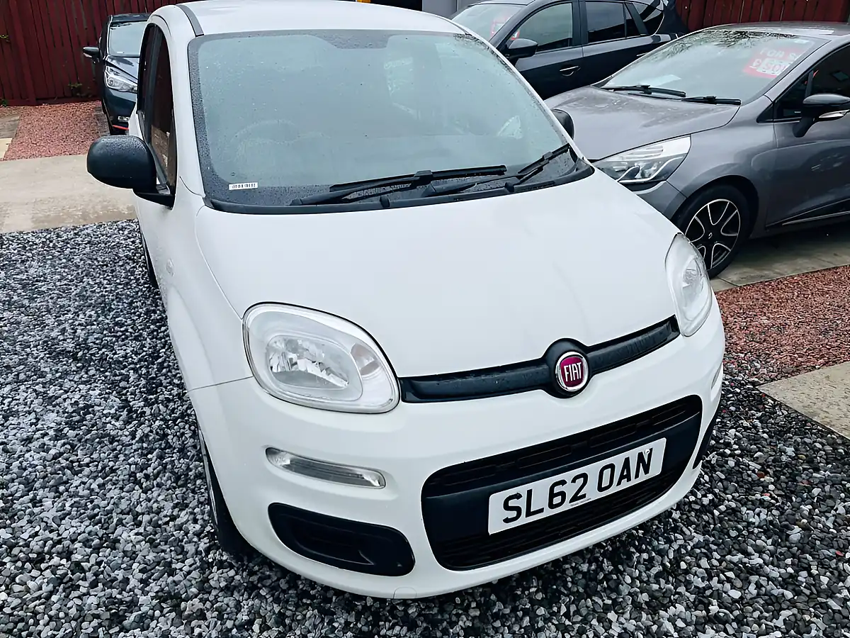 Used 2015 Fiat Panda Pop White - Interior and Exterior details 9