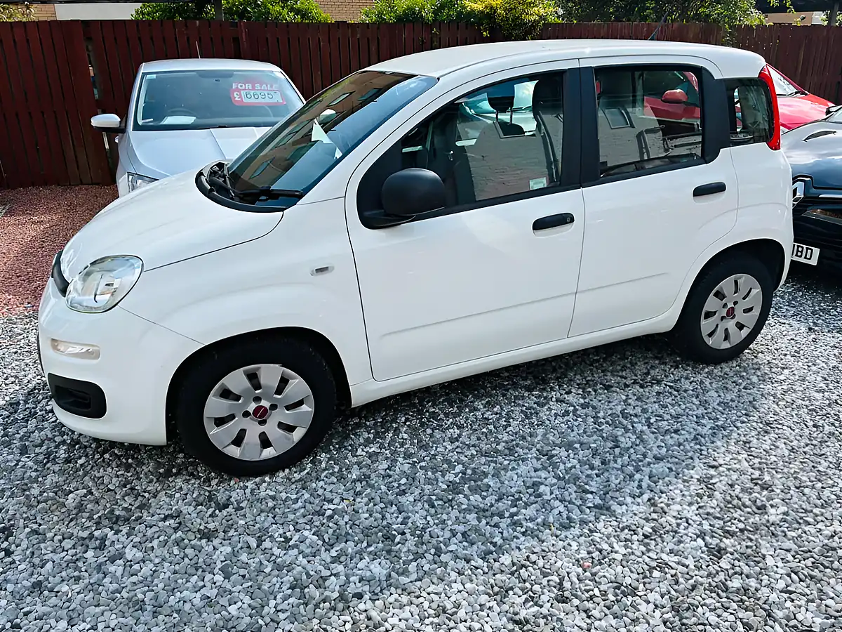 Used 2015 Fiat Panda Pop White - Interior and Exterior details 15