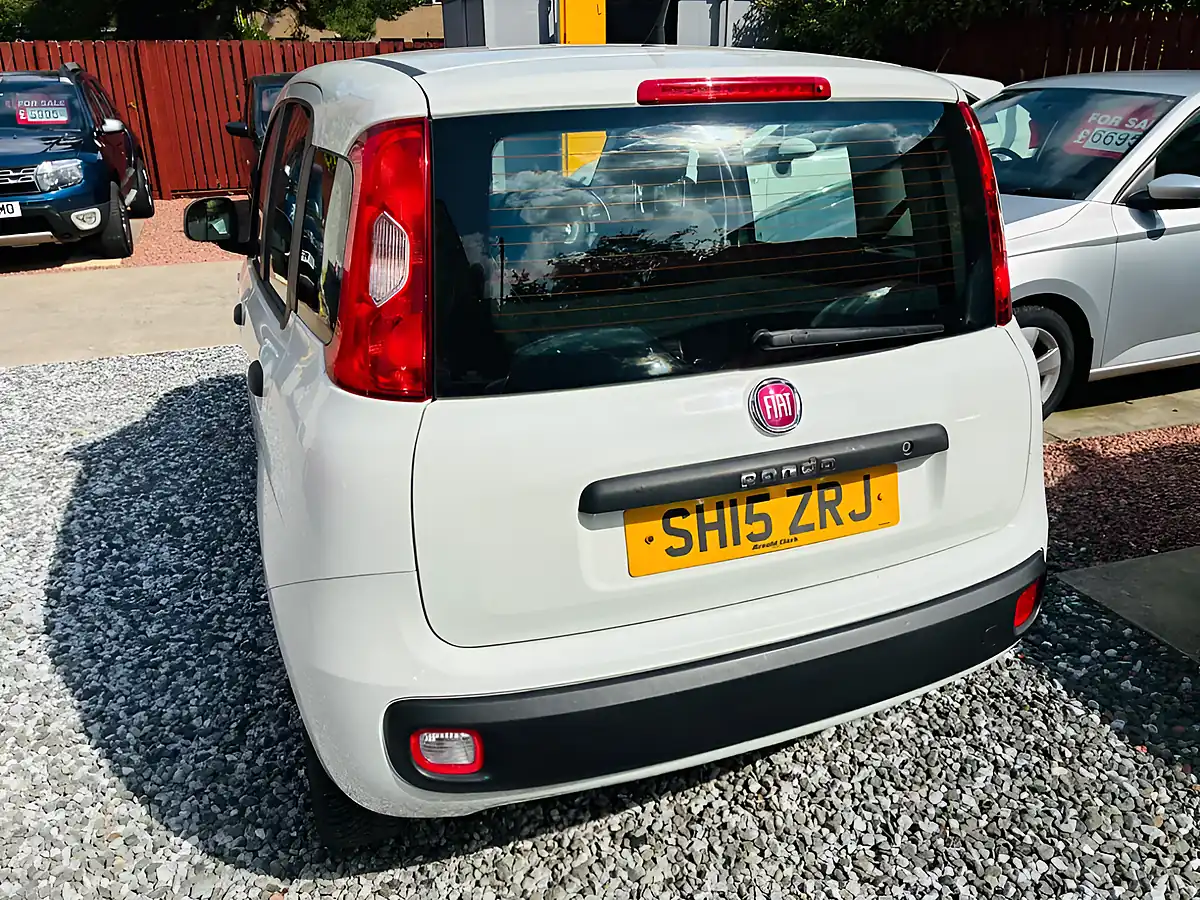Used 2015 Fiat Panda Pop White - Interior and Exterior details 18