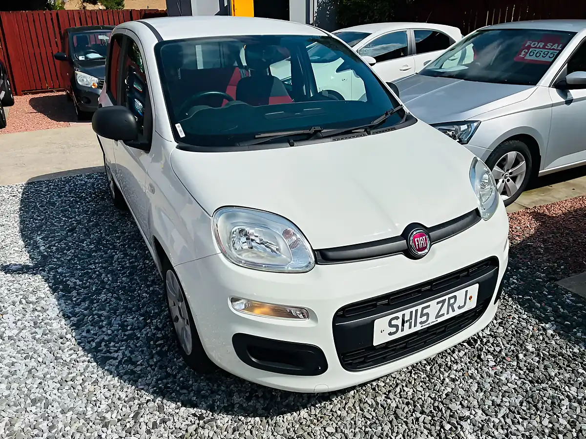 Used 2015 Fiat Panda Pop White - Interior and Exterior details 4