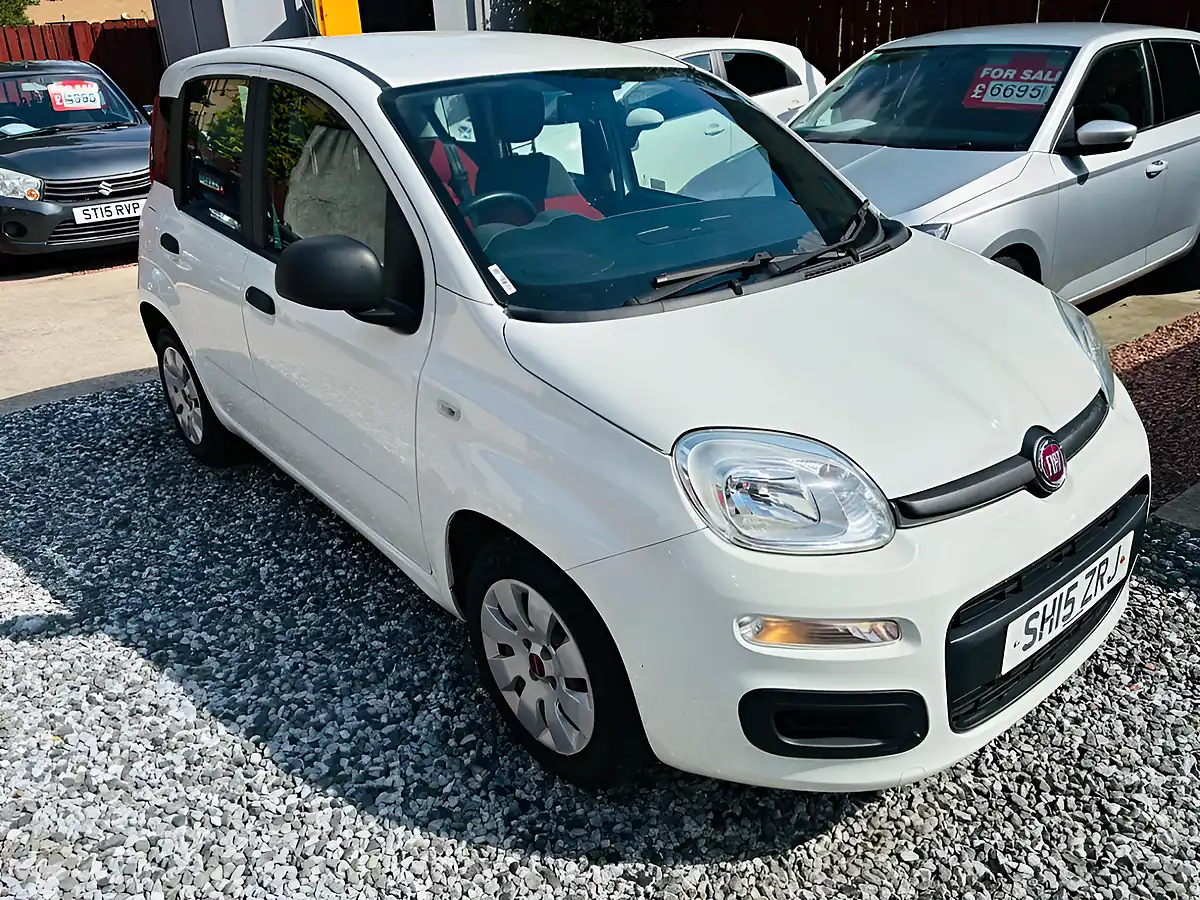 Used 2015 Fiat Panda Pop White - Interior and Exterior details 6