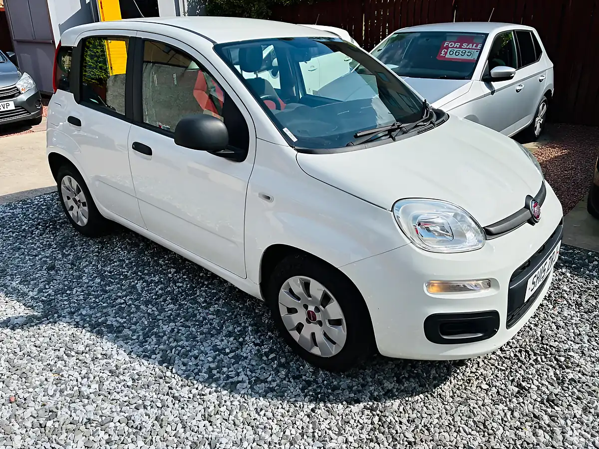 Used 2015 Fiat Panda Pop White - Interior and Exterior details 7