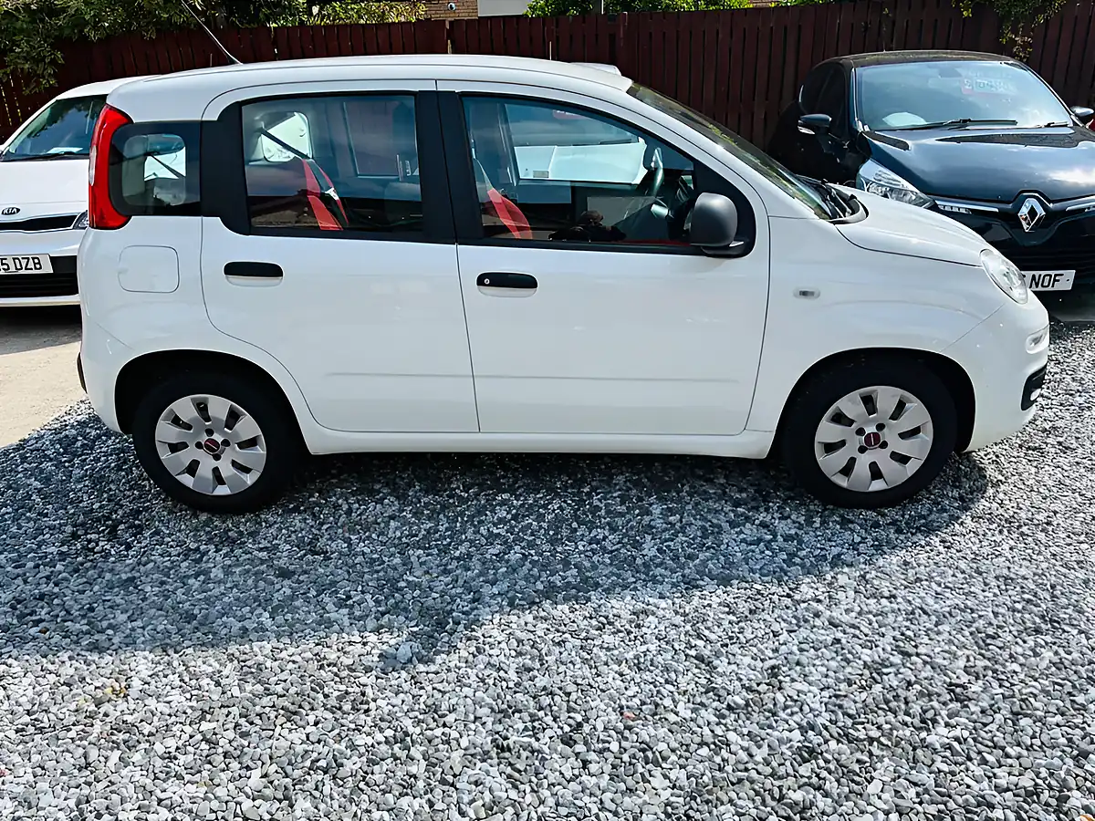 Used 2015 Fiat Panda Pop White - Interior and Exterior details 8
