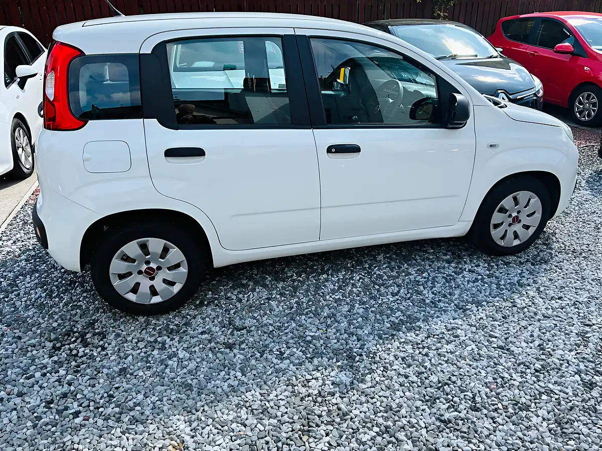 Used 2015 Fiat Panda Pop White - Interior and Exterior details 9