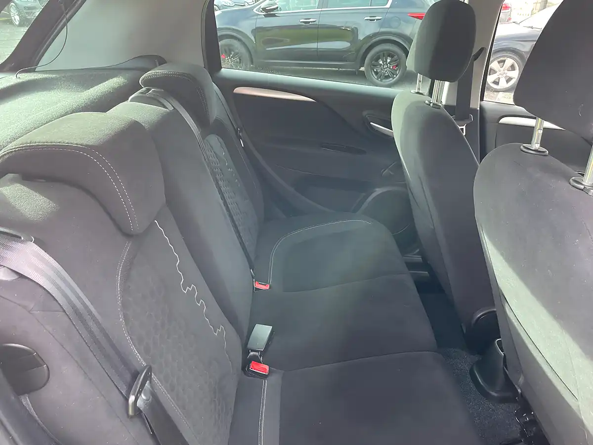 Used 2015 Fiat Punto Easy+ Crossover Black - Interior and Exterior details 17