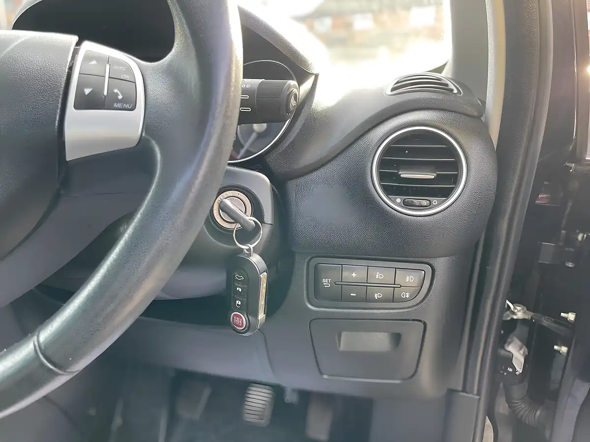 Used 2015 Fiat Punto Easy+ Crossover Black - Interior and Exterior details 18