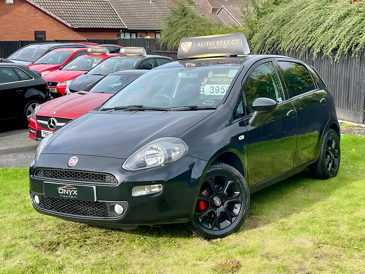 Used 2015 Fiat Punto Easy+ Crossover Black - Interior and Exterior details 4