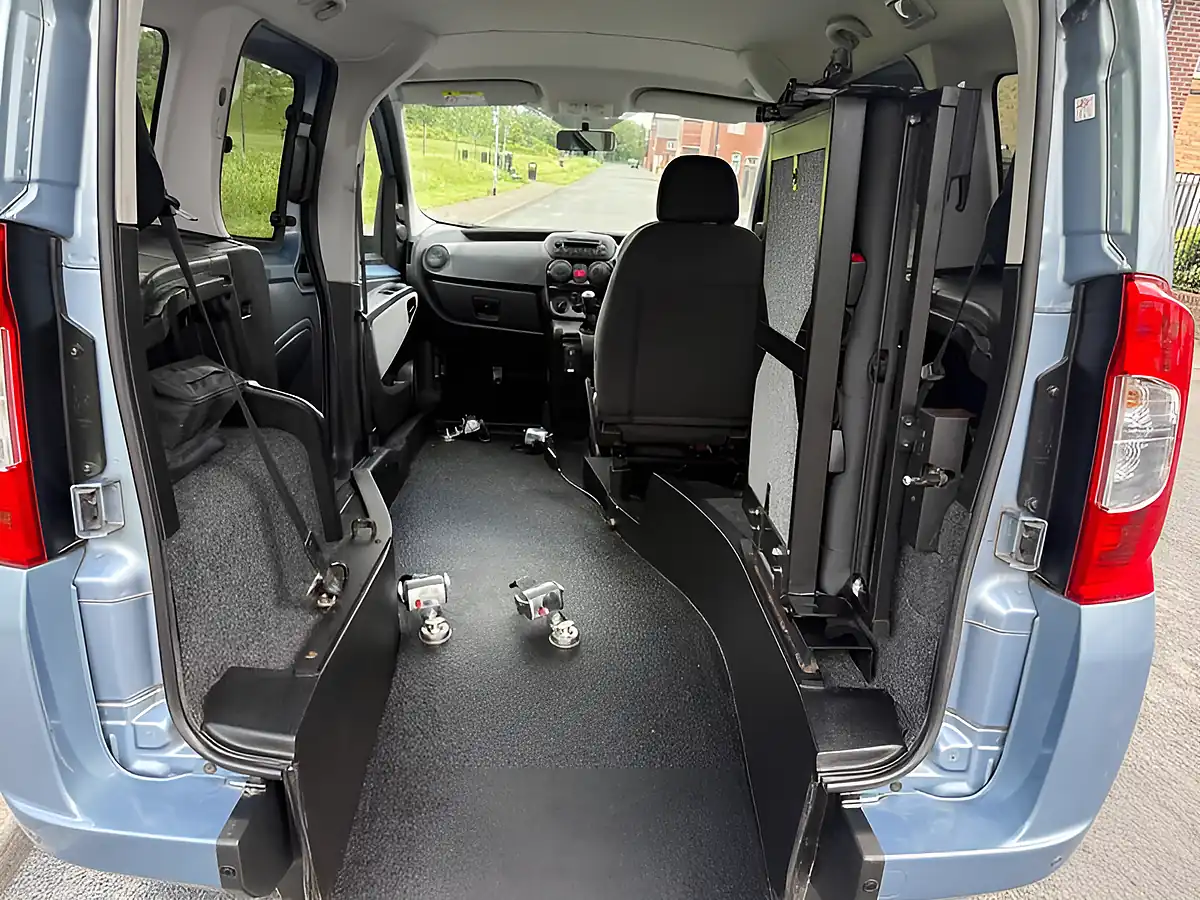 Used 2015 Fiat Qubo My Life Cool Jazz Blue - Interior and Exterior details 12