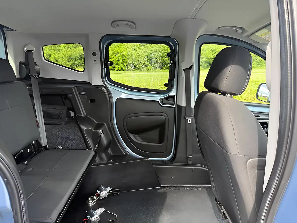 Used 2015 Fiat Qubo My Life Cool Jazz Blue - Interior and Exterior details 15