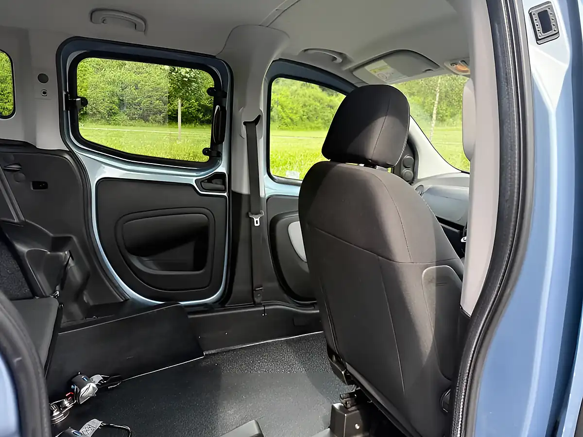 Used 2015 Fiat Qubo My Life Cool Jazz Blue - Interior and Exterior details 16