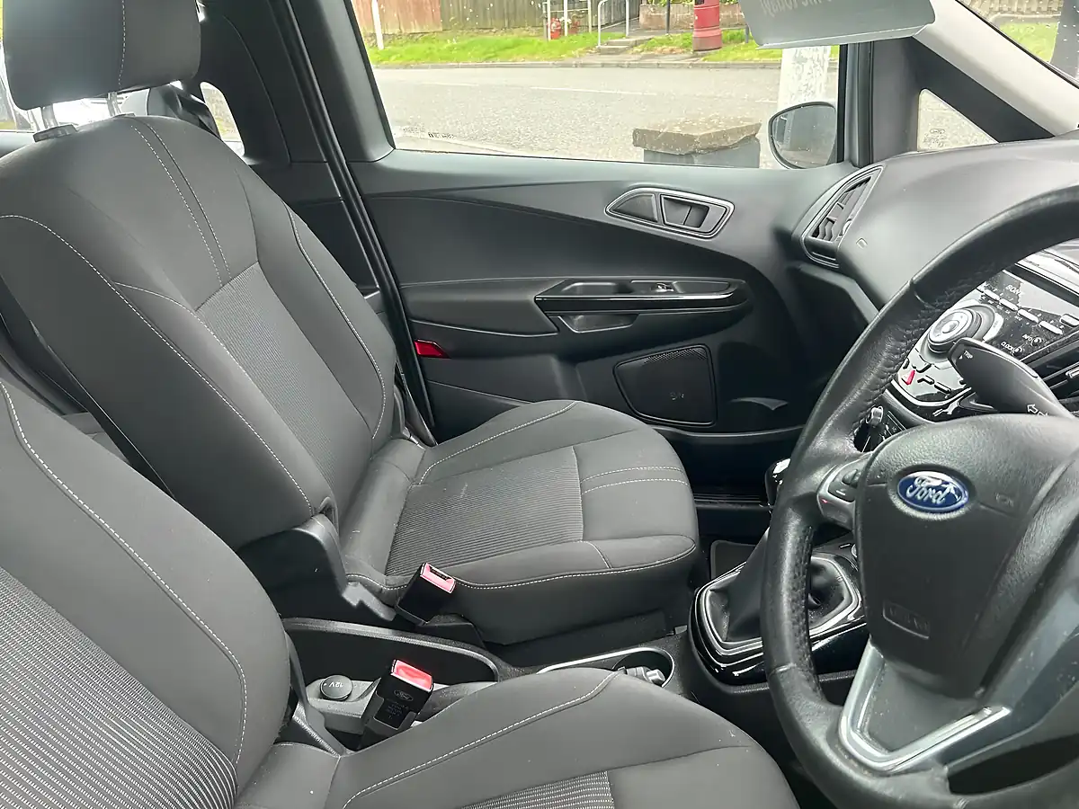 Used 2015 Ford B-Max Titanium Silver - Interior and Exterior details 3