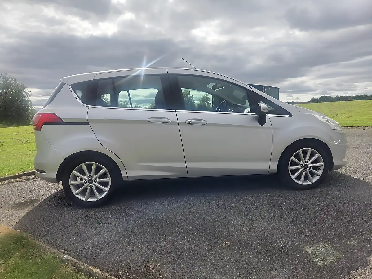 Used 2015 Ford B-Max Titanium Silver - Interior and Exterior details 6