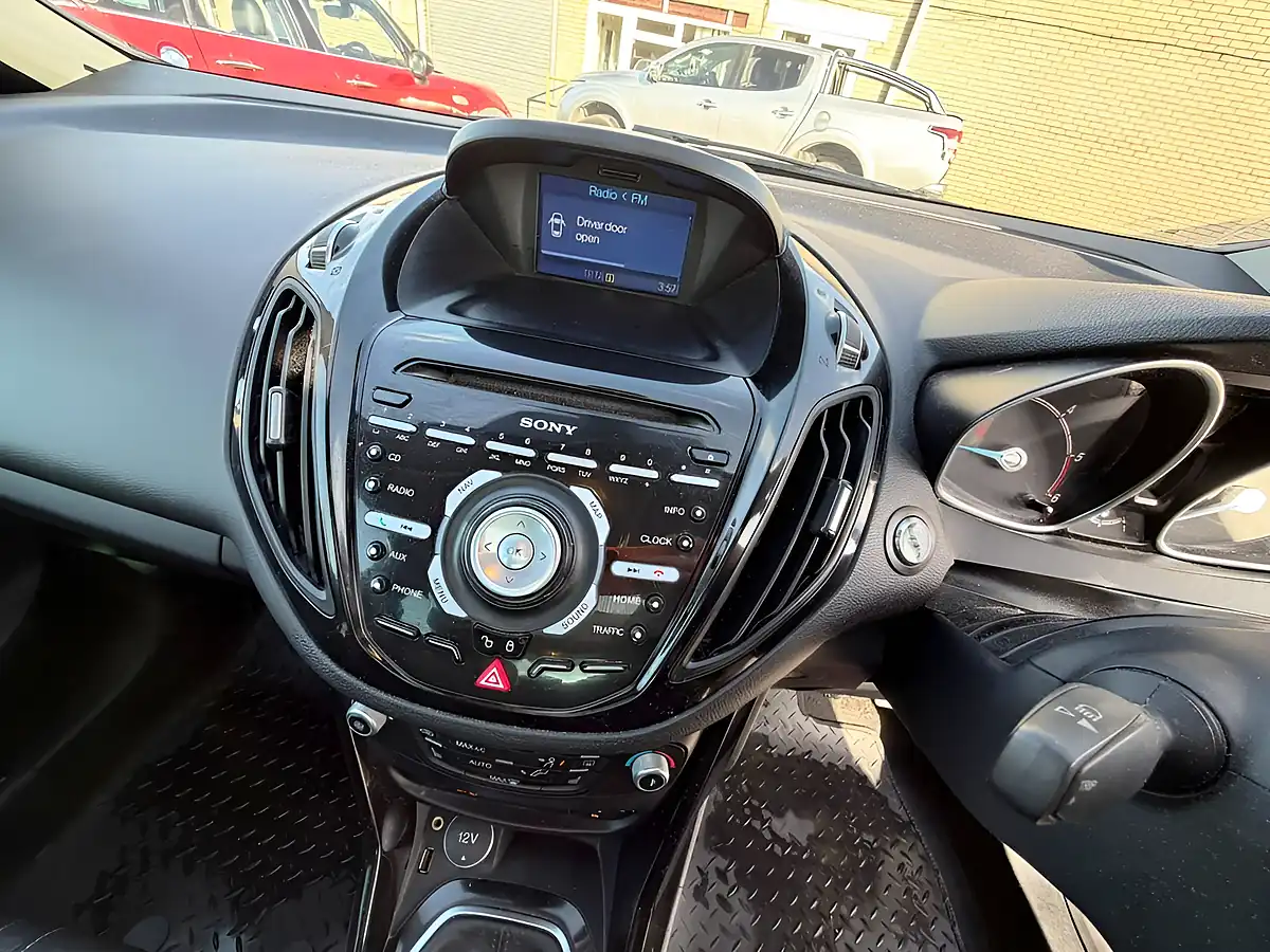 Used 2015 Ford B-Max Titanium X Red - Interior and Exterior details 16