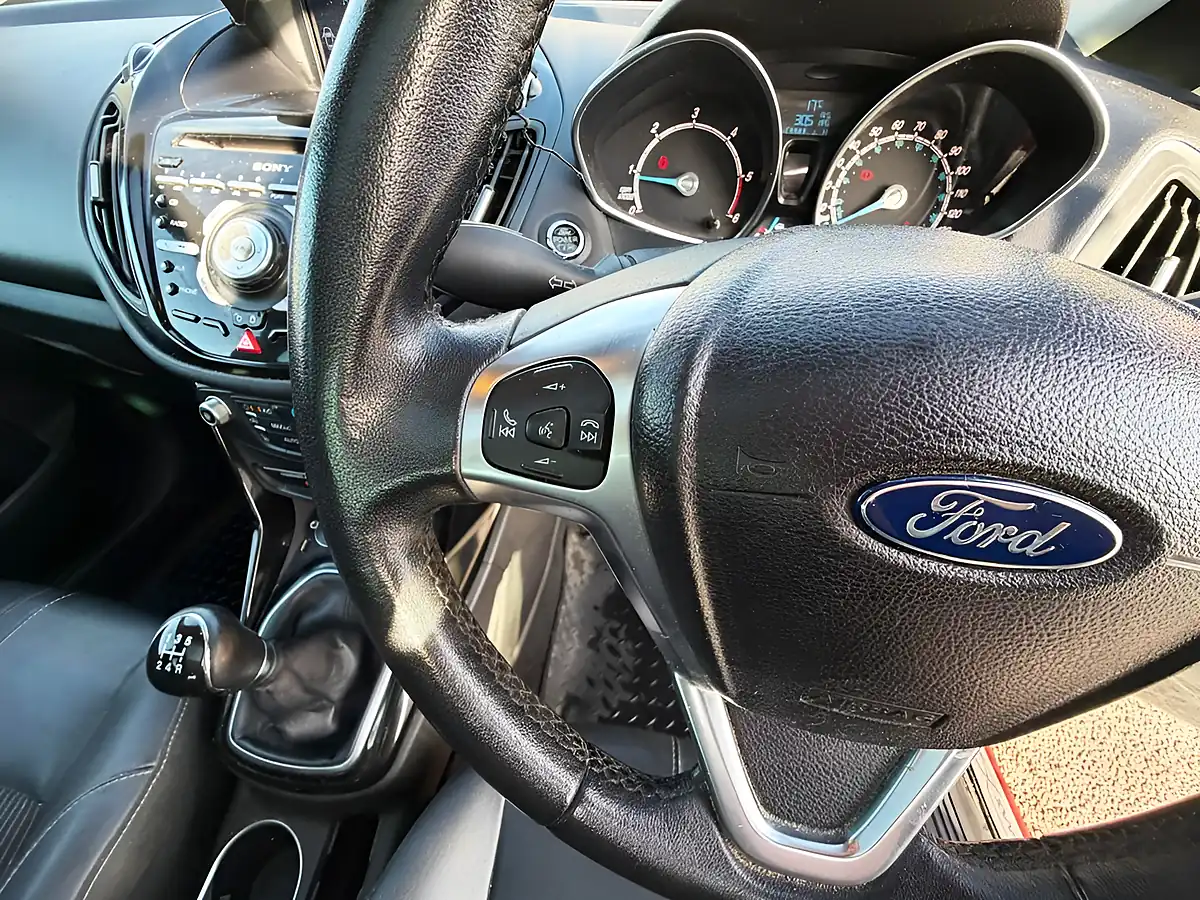 Used 2015 Ford B-Max Titanium X Red - Interior and Exterior details 18