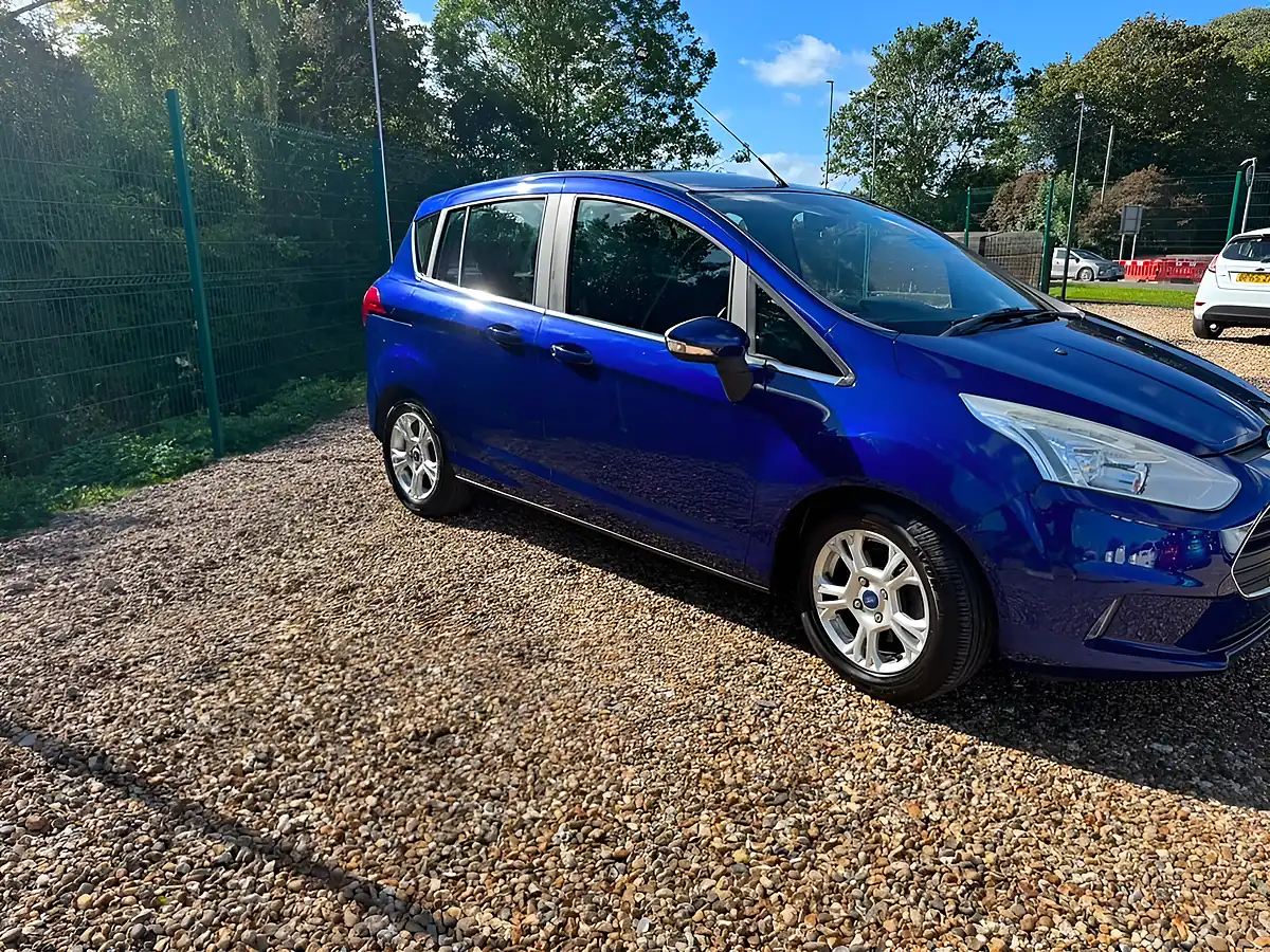 Used 2015 Ford B-Max Zetec Blue - Interior and Exterior details 4