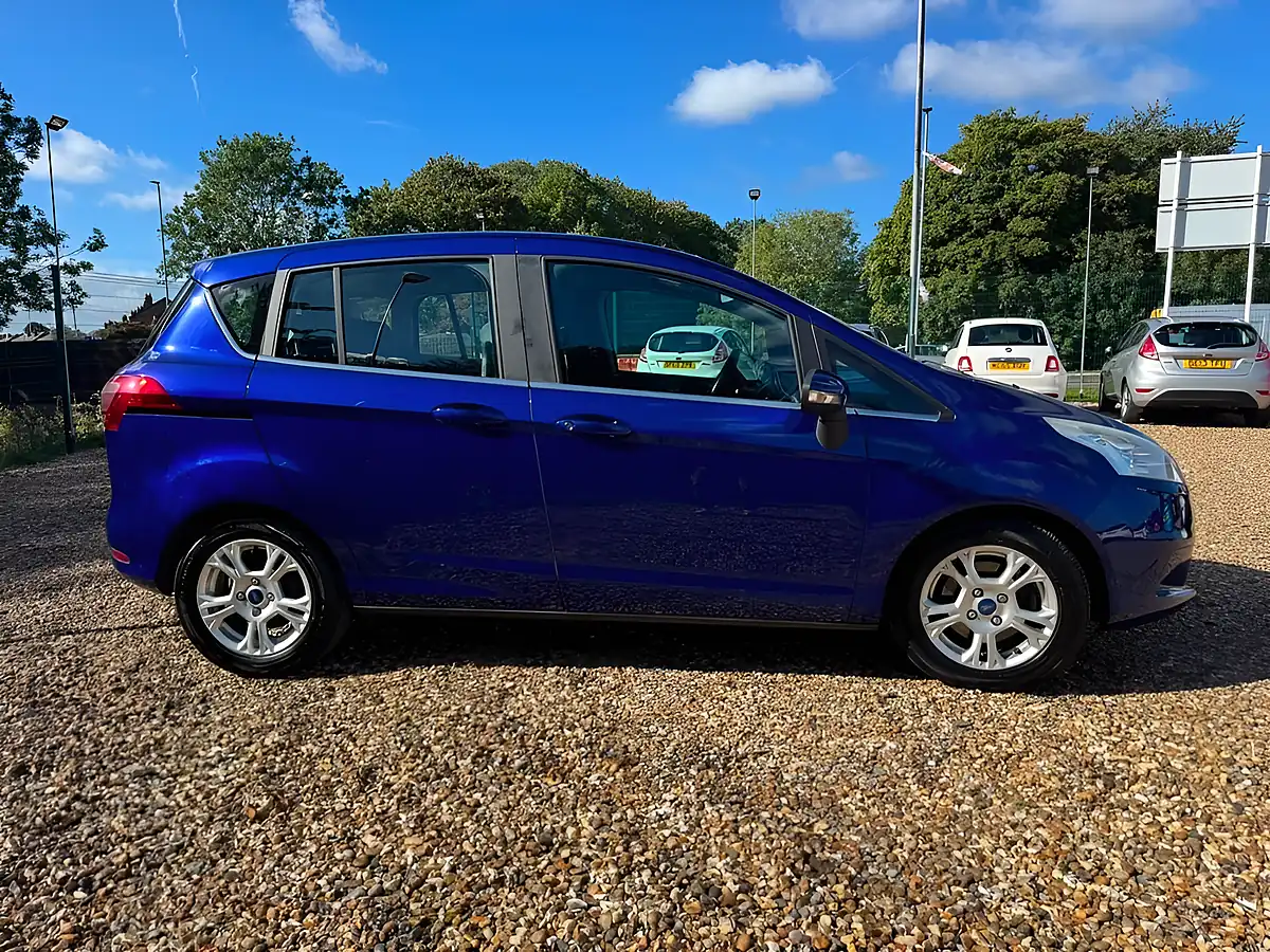 Used 2015 Ford B-Max Zetec Blue - Interior and Exterior details 5