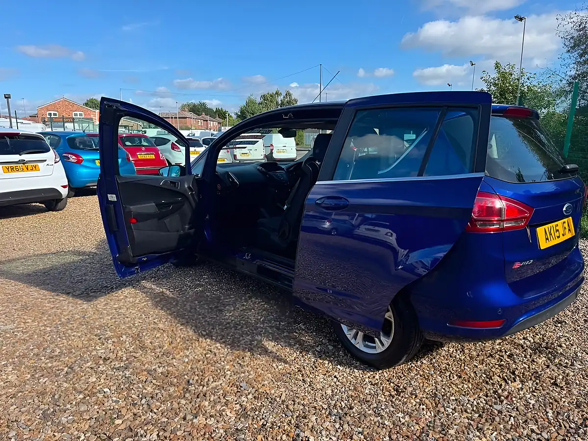 Used 2015 Ford B-Max Zetec Blue - Interior and Exterior details 8