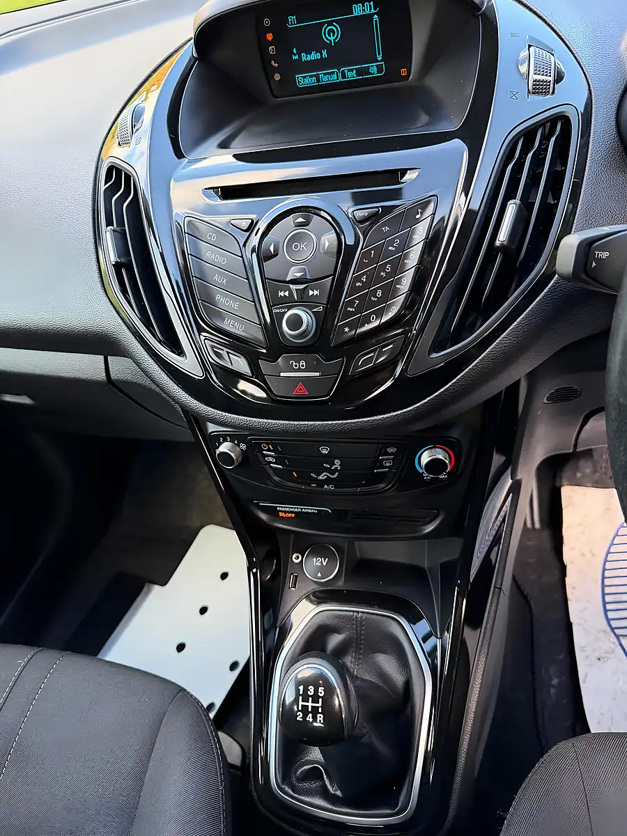 Used 2015 Ford B-Max Zetec Blue - Interior and Exterior details 15