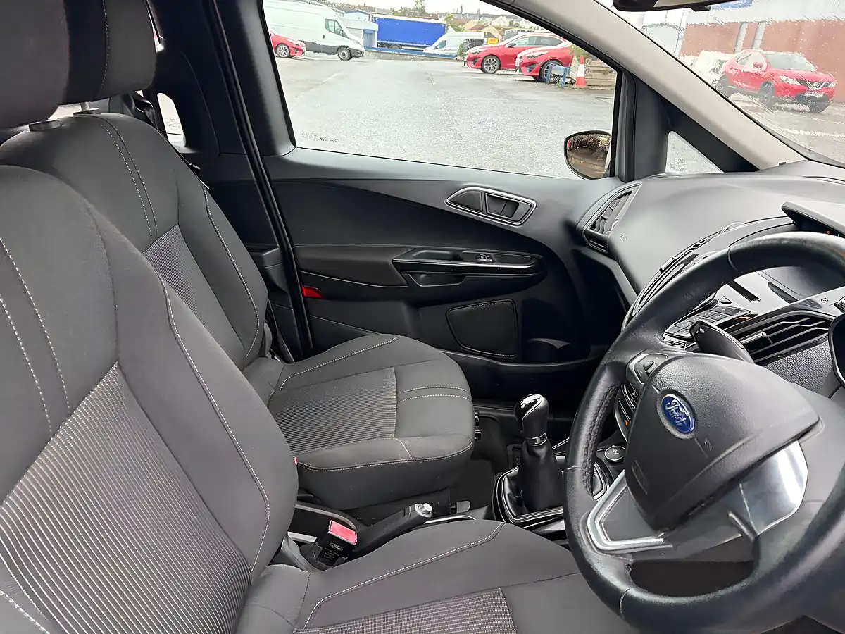 Used 2015 Ford B-Max Zetec Silver - Interior and Exterior details 11