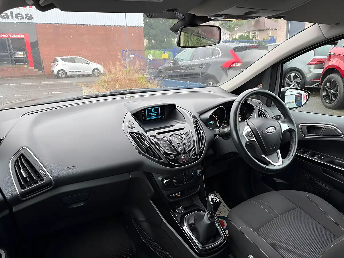 Used 2015 Ford B-Max Zetec Silver - Interior and Exterior details 12