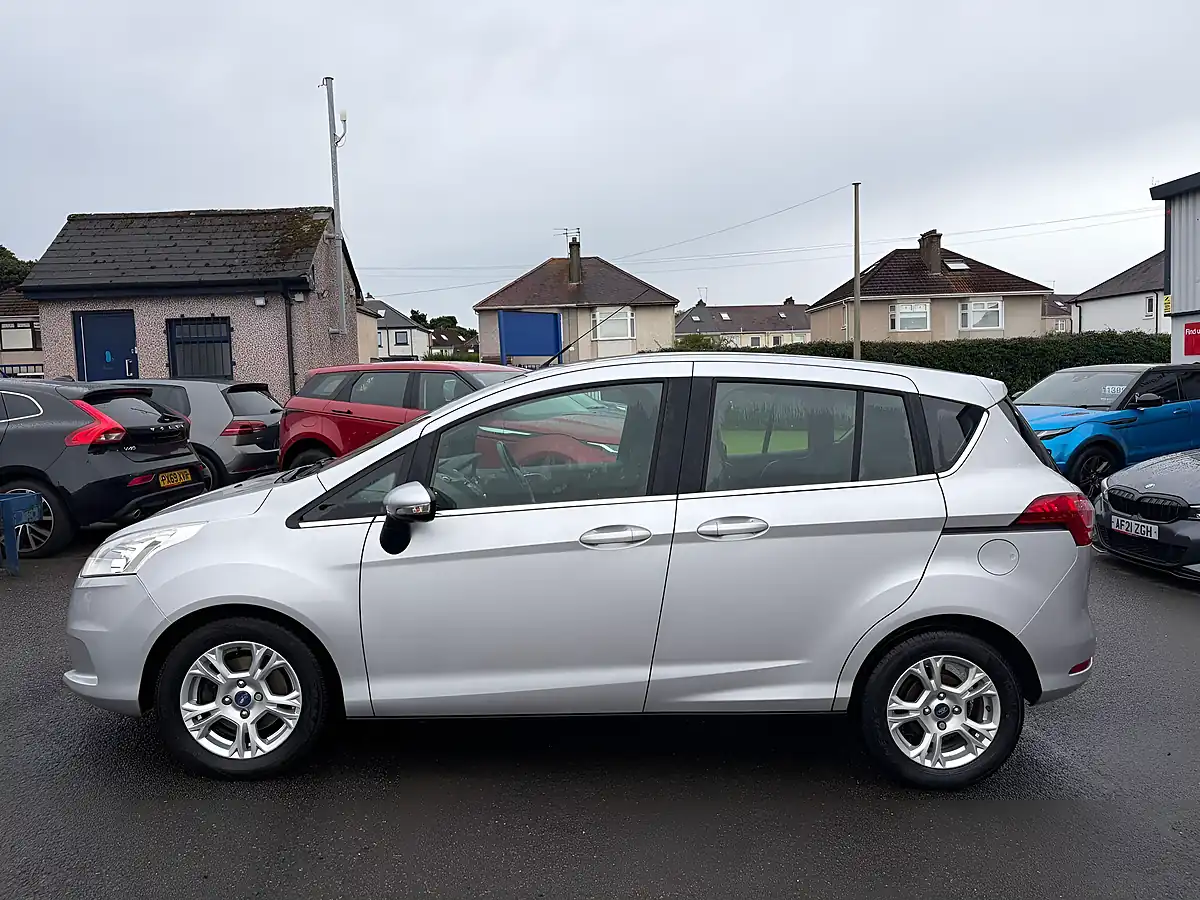 Used 2015 Ford B-Max Zetec Silver - Interior and Exterior details 9
