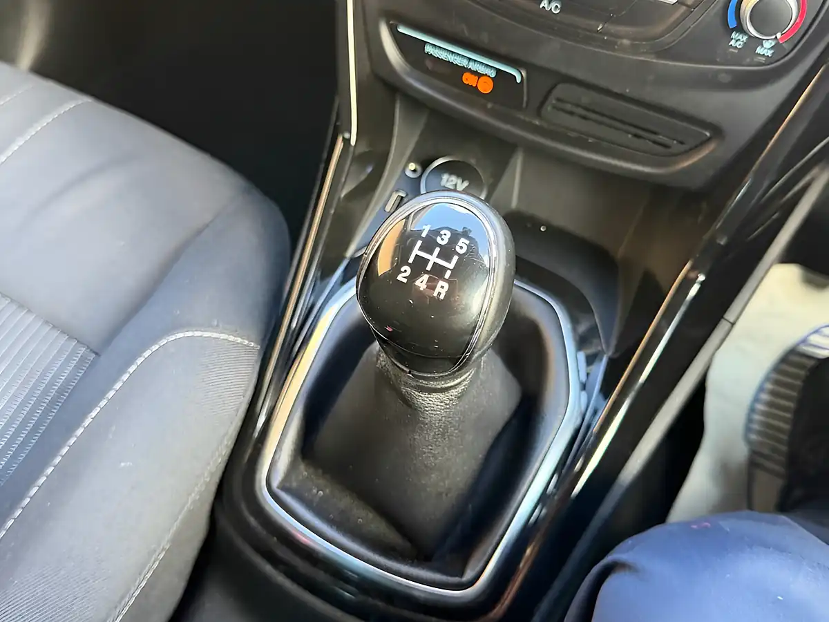Used 2015 Ford B-Max Zetec Silver - Interior and Exterior details 15