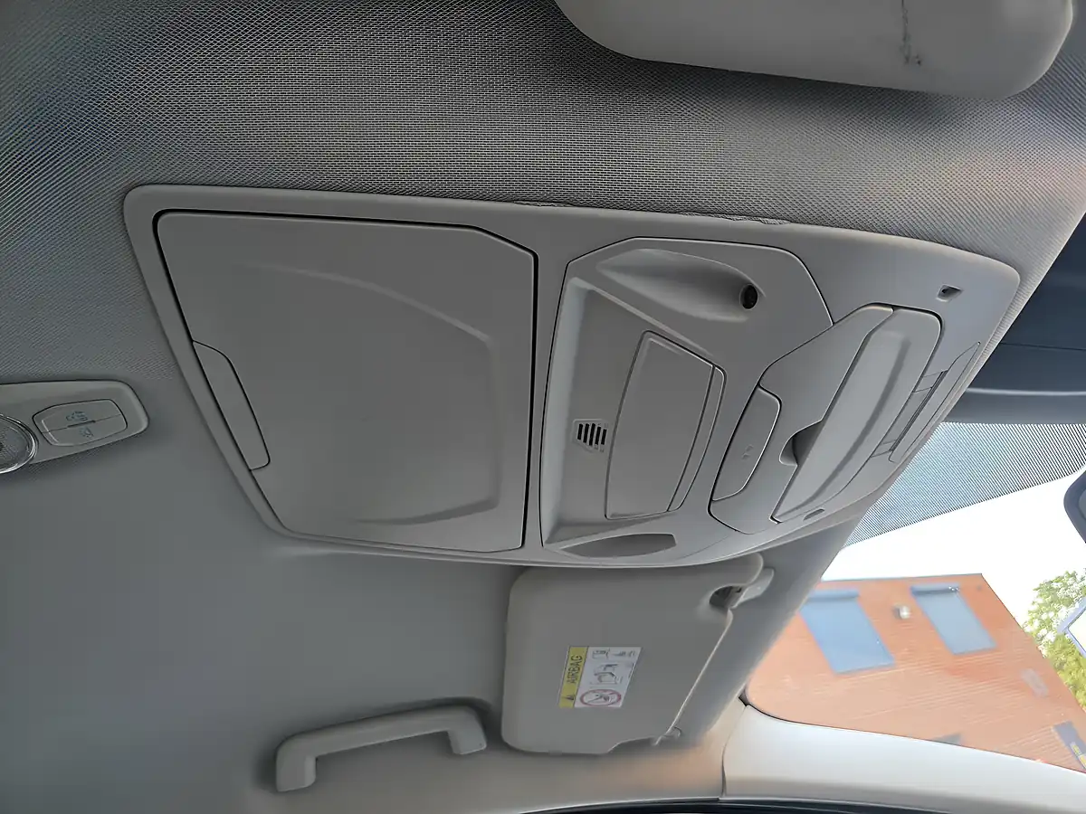 Used 2015 Ford C-Max Titanium Blue - Interior and Exterior details 14