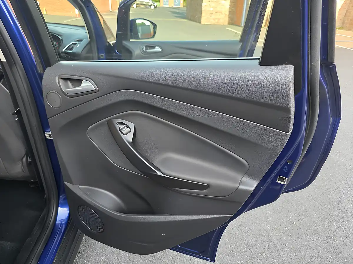 Used 2015 Ford C-Max Titanium Blue - Interior and Exterior details 17