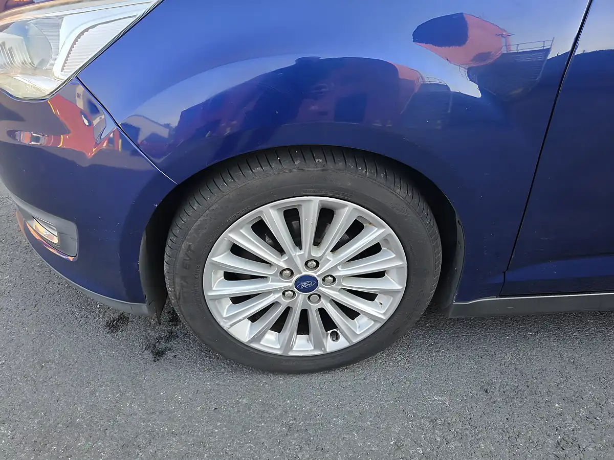 Used 2015 Ford C-Max Titanium Blue - Interior and Exterior details 18