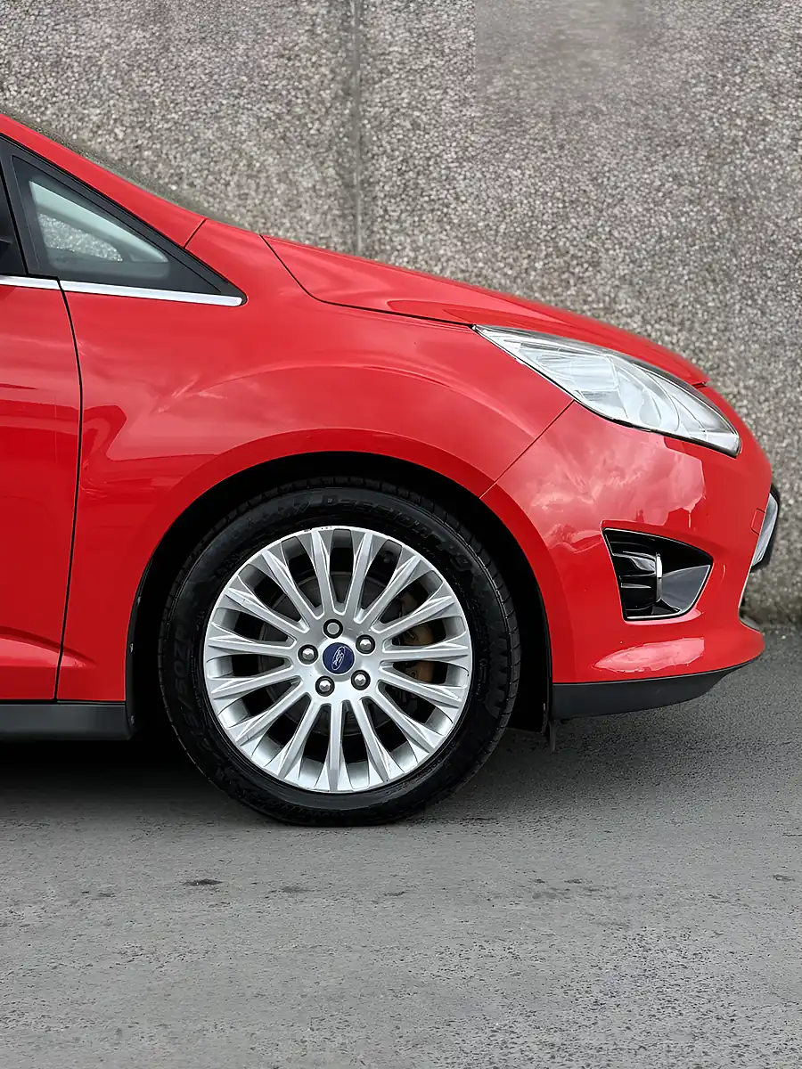 Used 2015 Ford C-Max Titanium Red - Interior and Exterior details 5