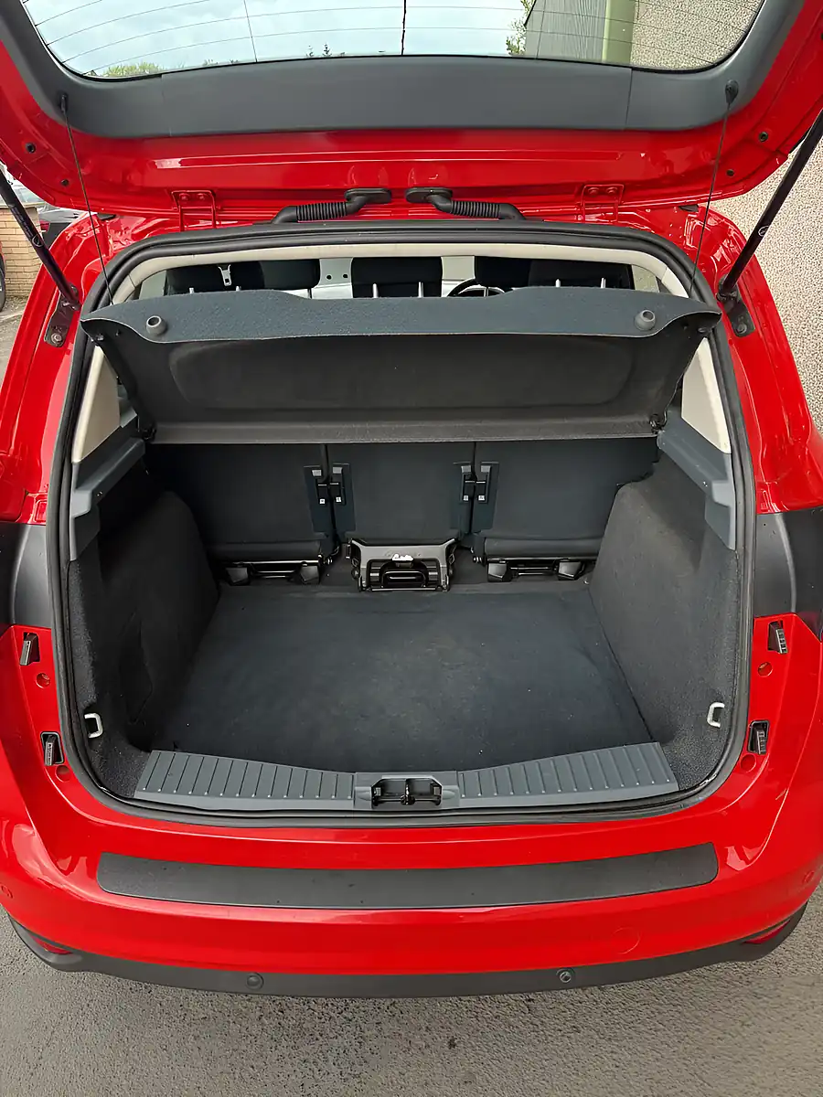Used 2015 Ford C-Max Titanium Red - Interior and Exterior details 6