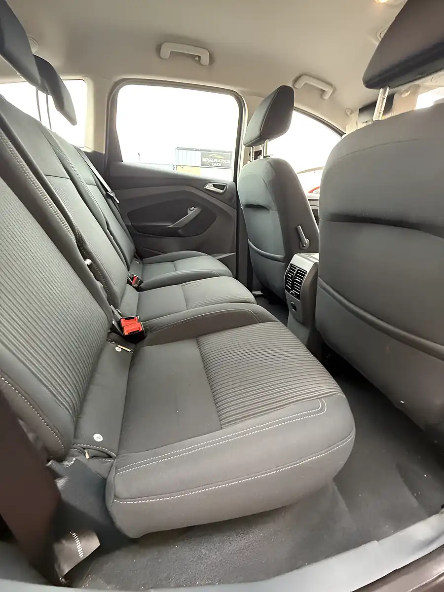 Used 2015 Ford C-Max Titanium Red - Interior and Exterior details 9