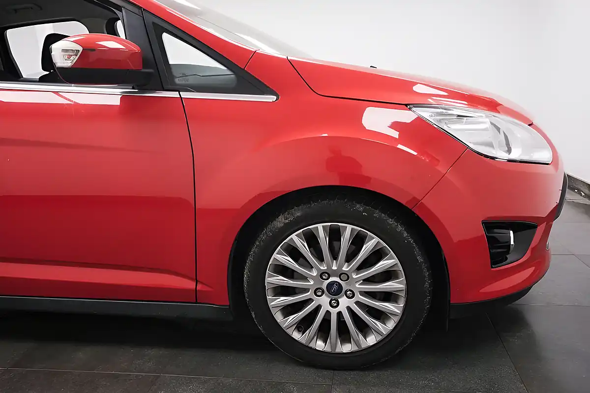 Used 2015 Ford C-Max Titanium Red - Interior and Exterior details 4