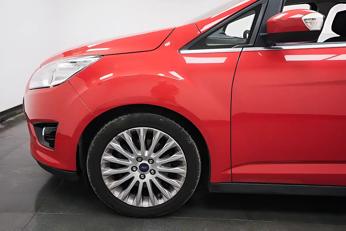Used 2015 Ford C-Max Titanium Red - Interior and Exterior details 5
