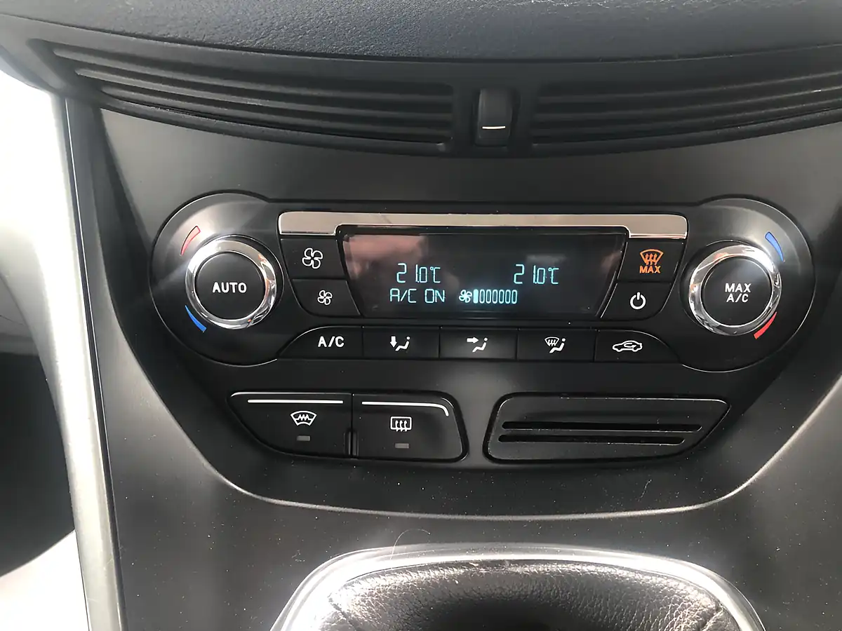 Used 2015 Ford C-Max Titanium Silver - Interior and Exterior details 13