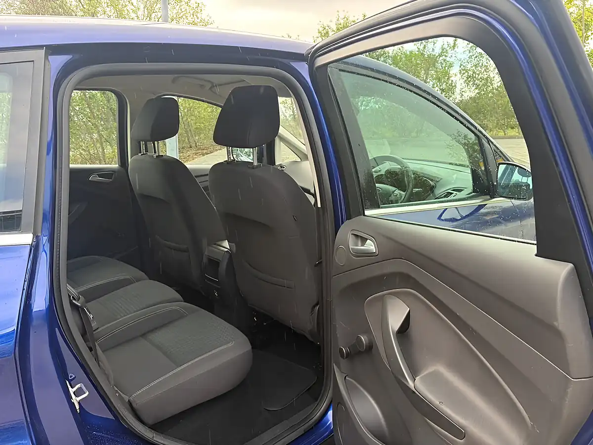 Used 2015 Ford C-Max Zetec Blue - Interior and Exterior details 13