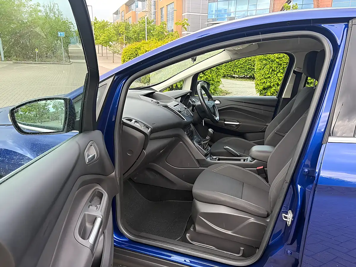 Used 2015 Ford C-Max Zetec Blue - Interior and Exterior details 17