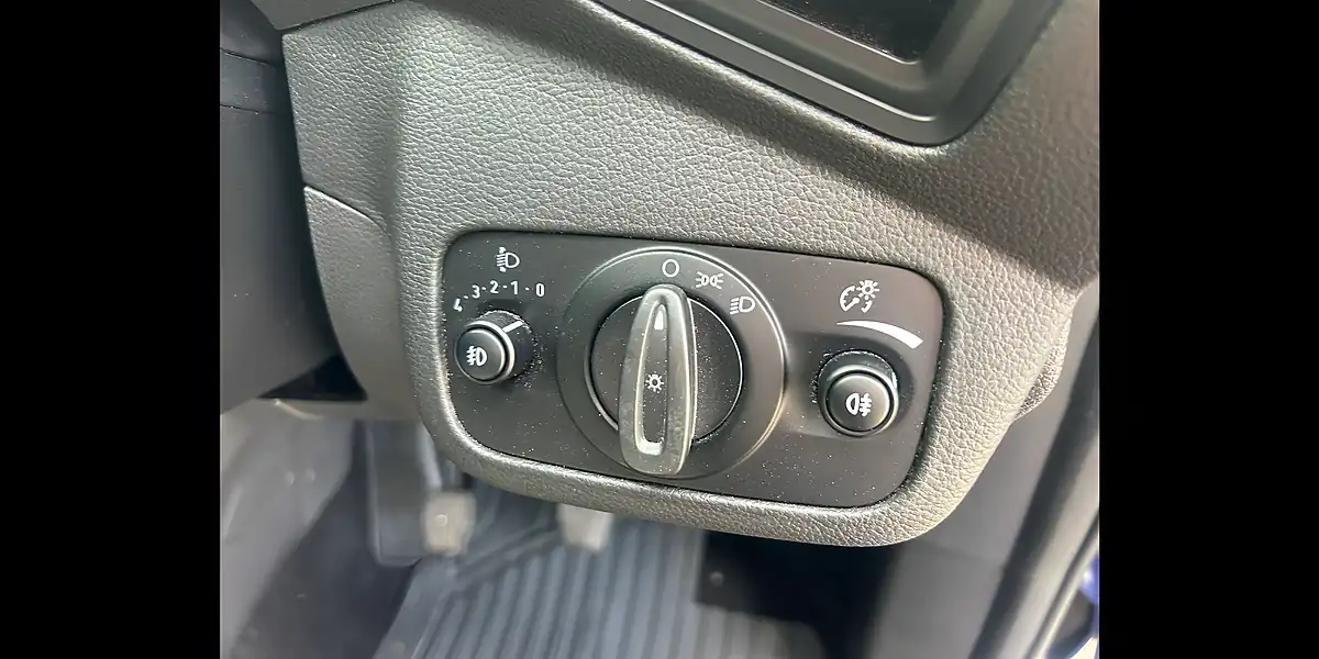 Used 2015 Ford C-Max Zetec Blue - Interior and Exterior details 11