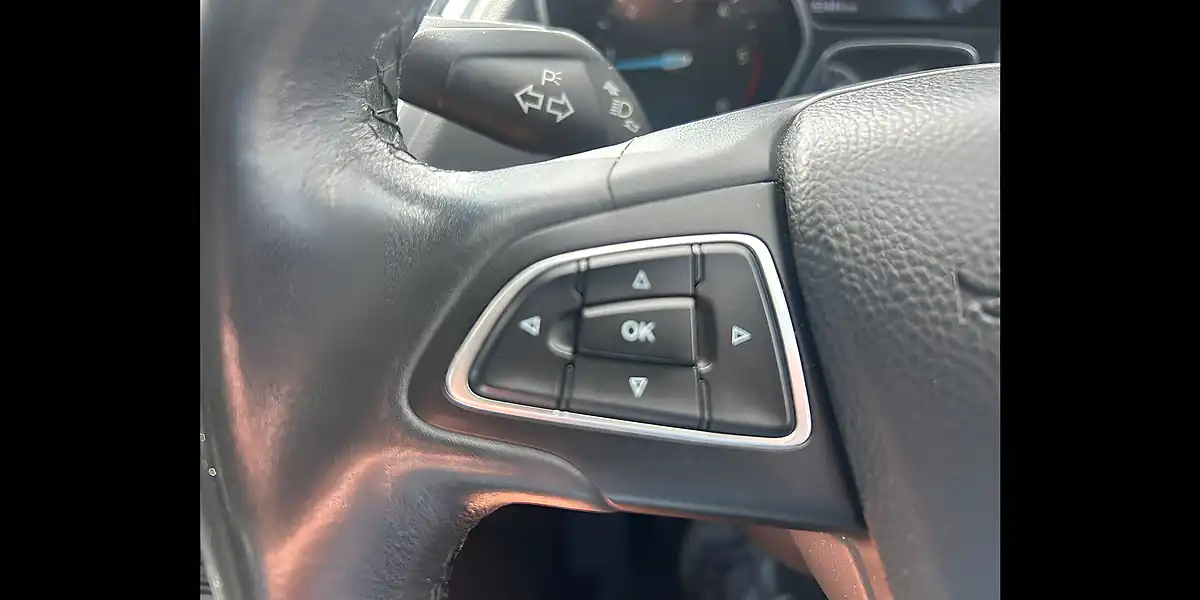 Used 2015 Ford C-Max Zetec Blue - Interior and Exterior details 13
